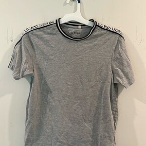 GUESS MENS T SHIRT